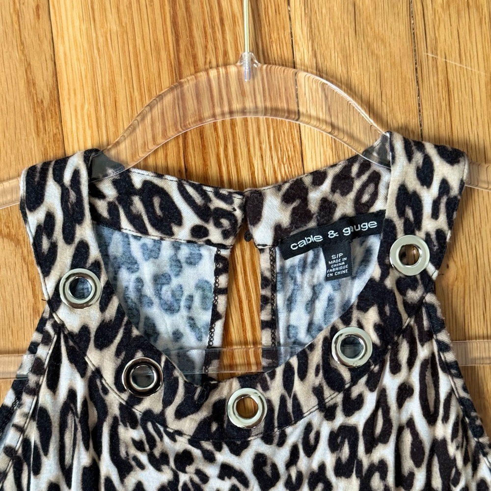 Small tank top. Used, good condition.